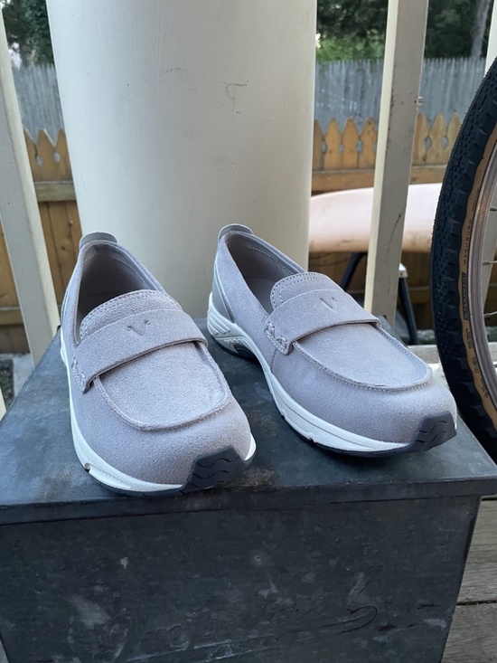 Vionic Shoes - Women's Vionic Gray Slip-on "Walk Roam Slip on" Sneakers Size 8